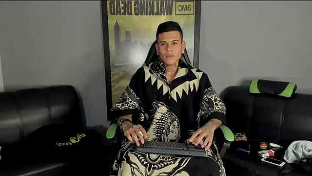 Snapshot of jamesinked_ chatting on 12.30.24 jamesinked  online show from 12.30.24