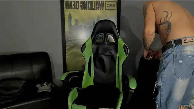 Snapshot of jamesinked_ chatting on 01.15.25 jamesinked  online show from 01.15.25