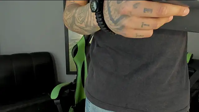 Snapshot of jamesinked_ chatting on 01.16.25 jamesinked  online show from 01.16.25