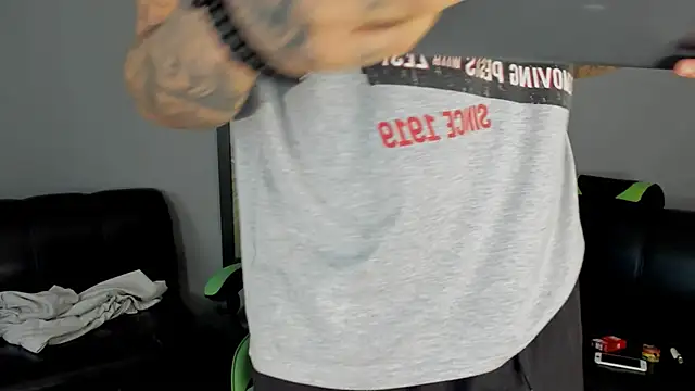 Snapshot of jamesinked_ chatting on 01.27.25 jamesinked  online show from 01.27.25