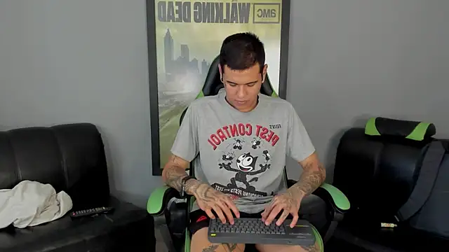 Snapshot of jamesinked_ chatting on 01.28.25 jamesinked  online show from 01.28.25