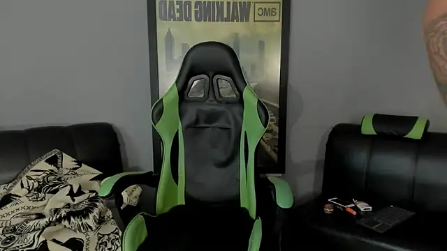 Snapshot of jamesinked_ chatting on 02.18.25 jamesinked  online show from 02.18.25