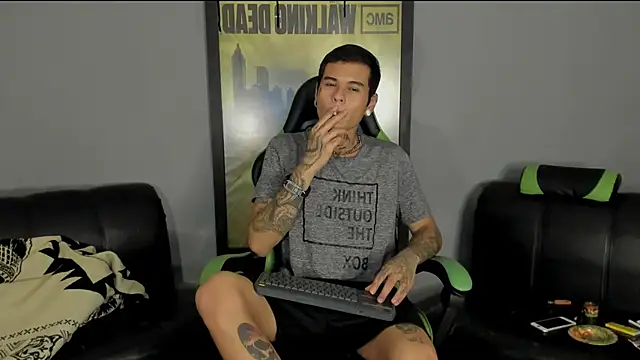 Snapshot of jamesinked_ chatting on 02.24.25 jamesinked  online show from 02.24.25