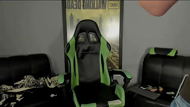 Snapshot of jamesinked_ chatting on 03.01.25 jamesinked  online show from 03.01.25