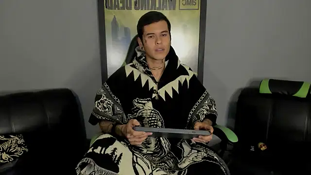 Snapshot of jamesinked_ chatting on 03.07.25 jamesinked  online show from 03.07.25