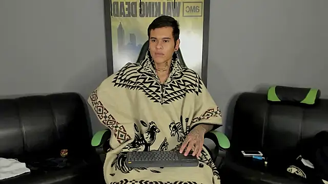 Snapshot of jamesinked_ chatting on 03.10.25 jamesinked  online show from 03.10.25