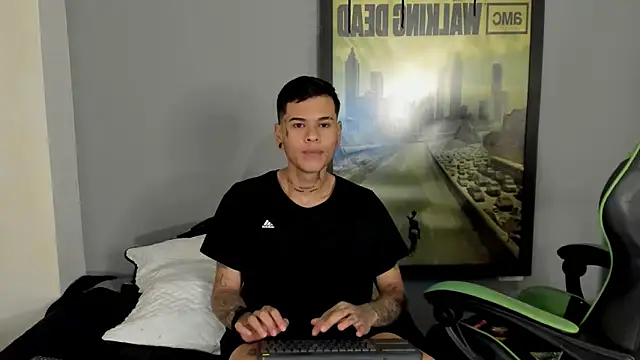 Snapshot of jamesinked_ chatting on 03.12.25 jamesinked  online show from 03.12.25