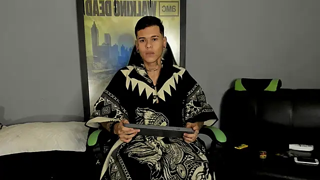 Snapshot of jamesinked_ chatting on 03.13.25 jamesinked  online show from 03.13.25