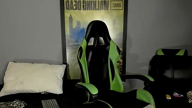 Snapshot of jamesinked_ chatting on 03.17.25 jamesinked  online show from 03.17.25