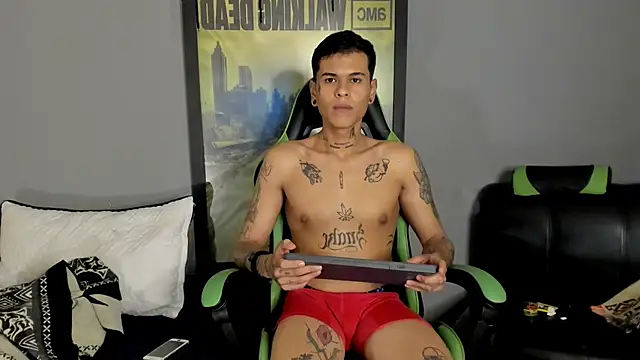 Snapshot of jamesinked_ chatting on 03.23.25 jamesinked  online show from 03.23.25