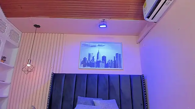 viiolett lee online show from 10.26.25