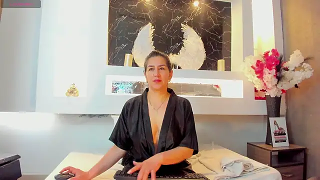 Cinthya mjs online show from 10.21.25