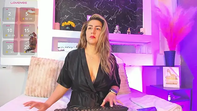 Snapshot of Cinthya_mjs chatting on 03.23.26 Cinthya mjs online show from 03.23.26