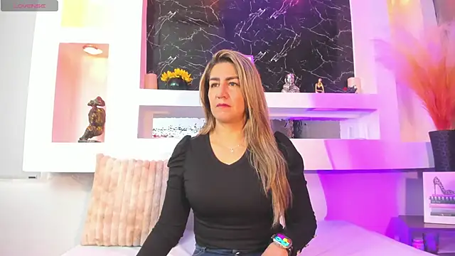 Snapshot of Cinthya_mjs chatting on 03.27.26 Cinthya mjs online show from 03.27.26