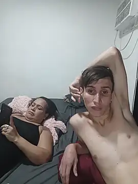 Snapshot of Milfvalesk chatting on 05.19.26 Milfvalesk online show from 05.19.26