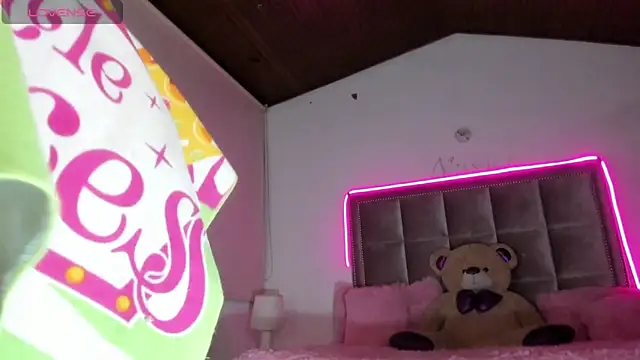 Snapshot of Melody_Ds chatting on 01.03.25 Melody Ds online show from 01.03.25