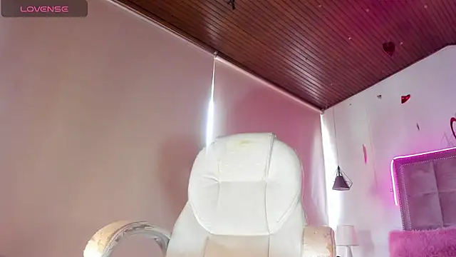 Snapshot of Melody_Ds chatting on 02.27.25 Melody Ds online show from 02.27.25