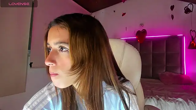 Snapshot of Melody_Ds chatting on 02.28.25 Melody Ds online show from 02.28.25