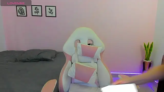 sophie pazz online show from 11.14.25