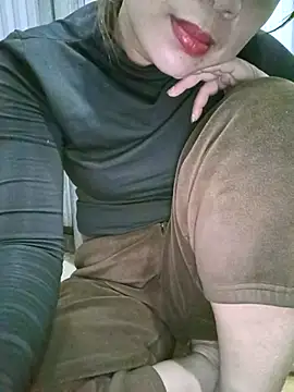 Snapshot of Fuckmehard2xx chatting on 11.23.25 Fuckmehard2xx online show from 11.23.25