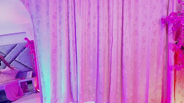 Elith noa online show from 01.13.26