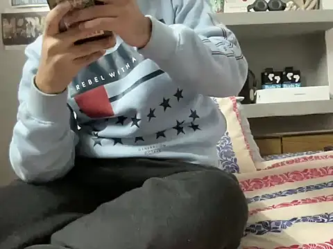 Snapshot of SissyAyush chatting on 12.01.24 SissyAyush online show from 12.01.24