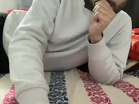 Snapshot of SissyAyush chatting on 12.16.24 SissyAyush online show from 12.16.24