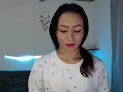 Sara-Guzman1 online show from 01.26.25