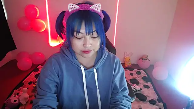 Snapshot of Shaddycute_ chatting on 12.21.24 Shaddycute online show from 12.21.24