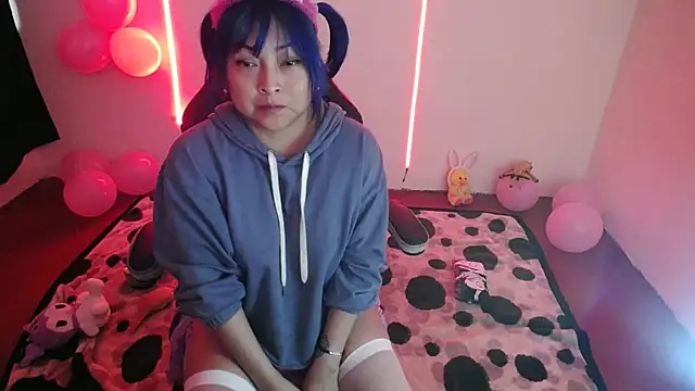 Snapshot of Shaddycute_ chatting on 12.21.24 Shaddycute online show from 12.21.24