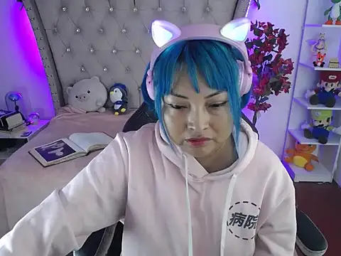 Snapshot of Shaddycute_ chatting on 01.27.25 Shaddycute online show from 01.27.25