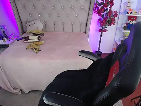 Snapshot of Shaddycute_ chatting on 02.03.25 Shaddycute online show from 02.03.25