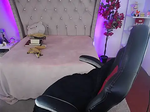 Snapshot of Shaddycute_ chatting on 02.03.25 Shaddycute online show from 02.03.25