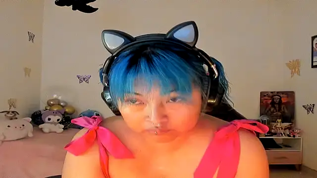 Snapshot of Shaddycute_ chatting on 09.17.25 Shaddycute online show from 09.17.25