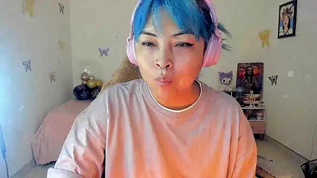 Snapshot of Shaddycute_ chatting on 09.22.25 Shaddycute online show from 09.22.25