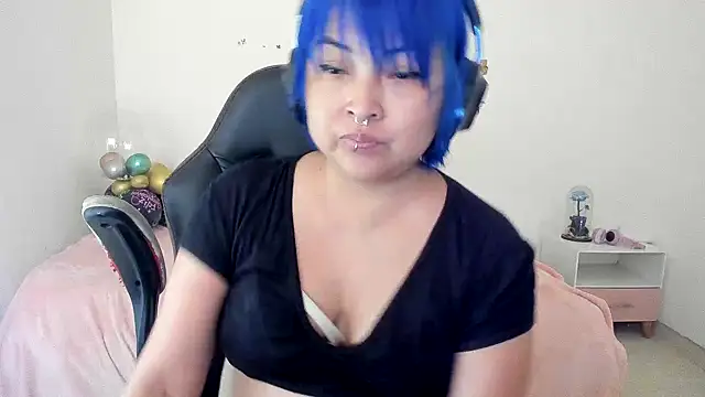 Snapshot of Shaddycute_ chatting on 10.09.25 Shaddycute online show from 10.09.25