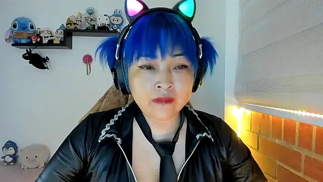 Snapshot of Shaddycute_ chatting on 10.20.25 Shaddycute online show from 10.20.25