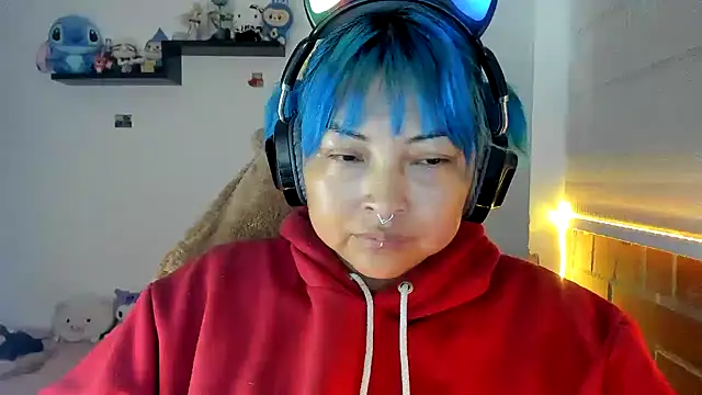 Shaddycute  online show from 12.16.25