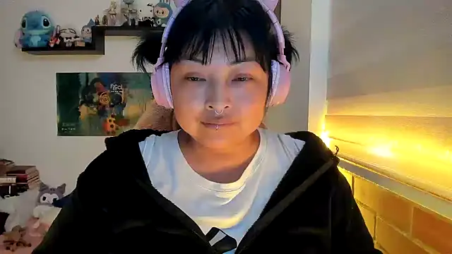 Shaddycute  online show from 02.12.26