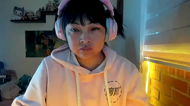 Shaddycute  online show from 02.23.26