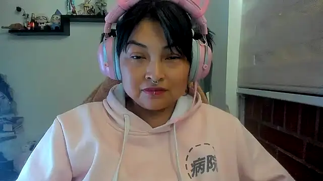 Shaddycute  online show from 04.14.26