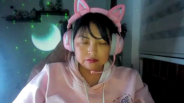 Shaddycute  online show from 04.15.26