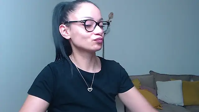 Snapshot of BabySerene chatting on 03.05.25 BabySerene online show from 03.05.25