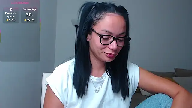 Snapshot of BabySerene chatting on 10.26.25 BabySerene online show from 10.26.25