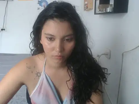 HannaKlein online show from 11.18.25