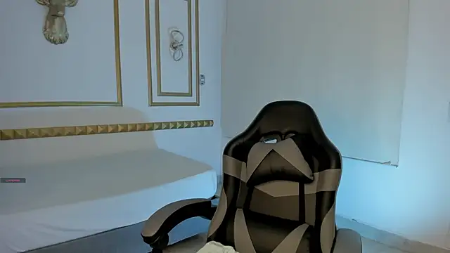 caro03x online show from 10.31.25