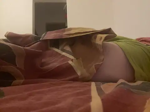 Snapshot of chris_sbh chatting on 12.12.24 chris sbh online show from 12.12.24