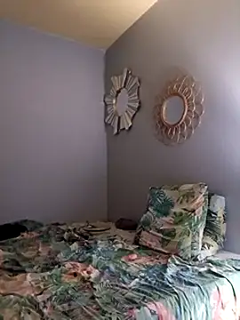 Snapshot of chris_sbh chatting on 02.02.25 chris sbh online show from 02.02.25