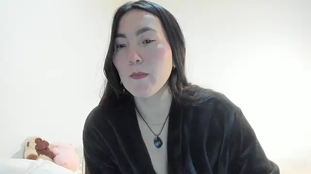 Elle Lee  online show from 09.25.25