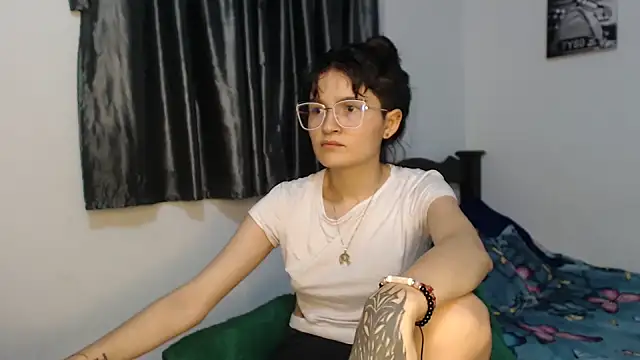 Snapshot of saritapretyy chatting on 01.26.25 saritapretyy online show from 01.26.25